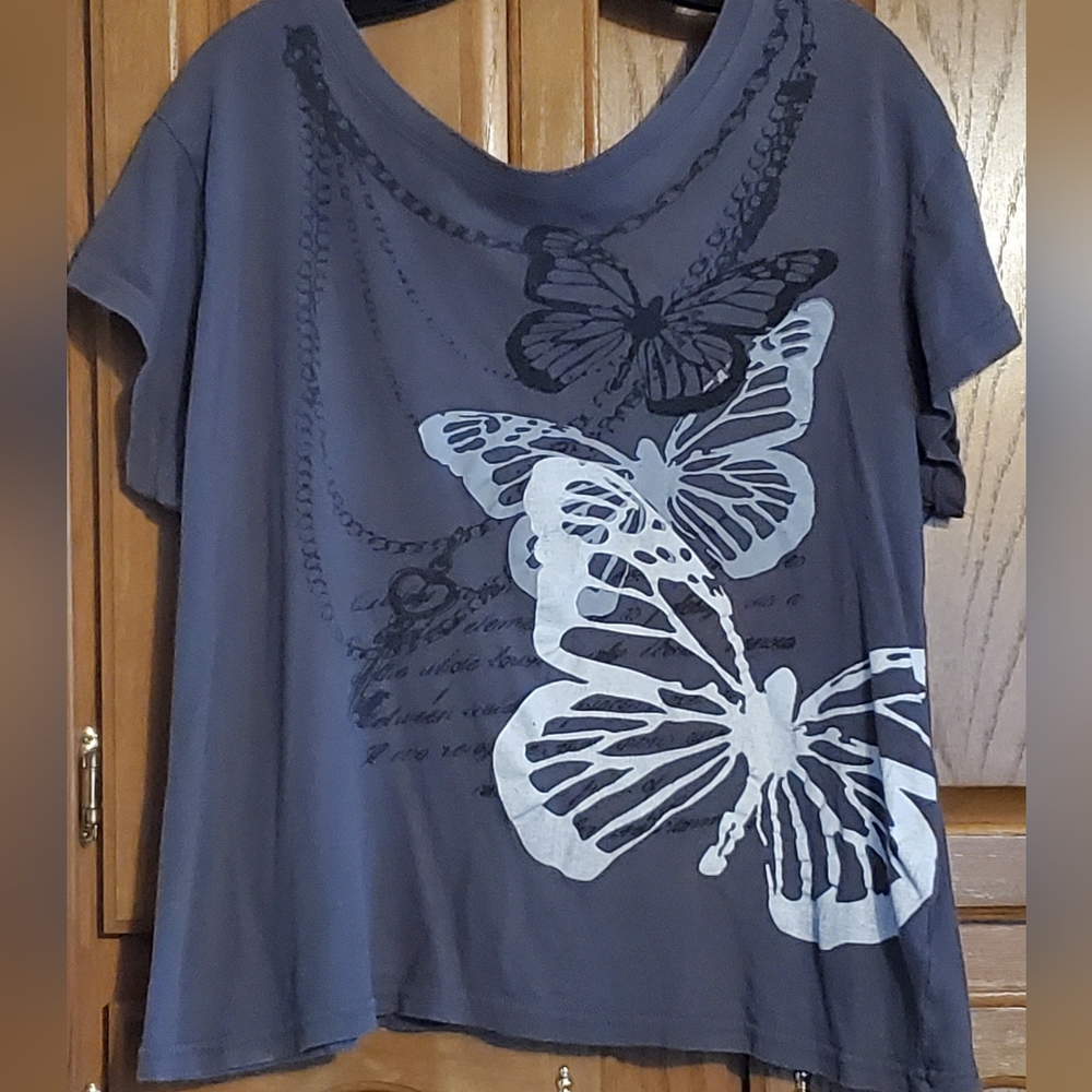 🛑 Zoey & Beth Gray Butterfly Tee 3X 🚔